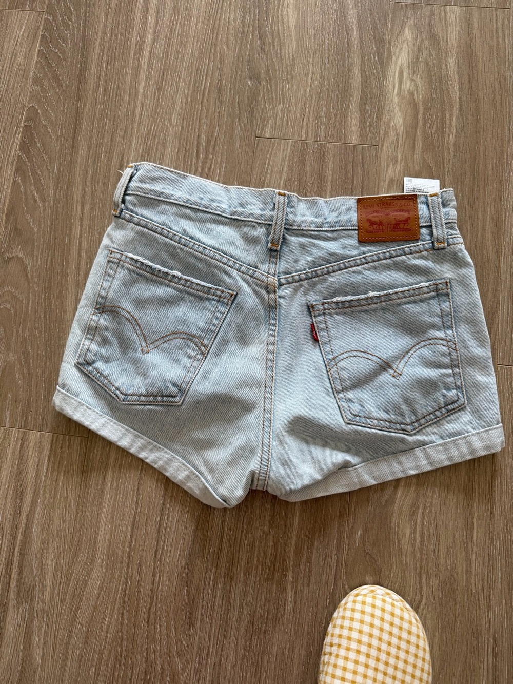 Levi’s Denim Shorts - Picture 3 of 5